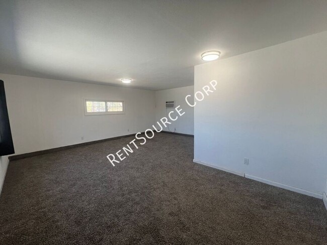 Building Photo - 850 Linda Ln