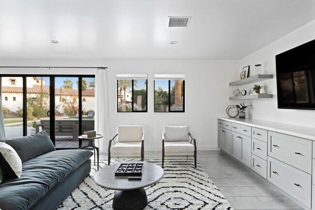 Building Photo - 4633 N 49th Pl