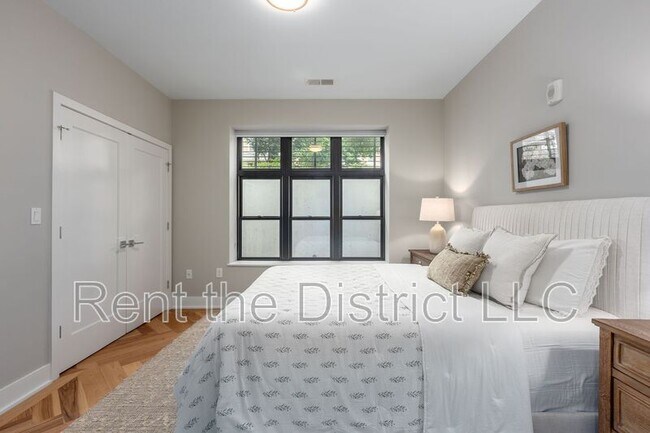 Building Photo - 1345 K St SE