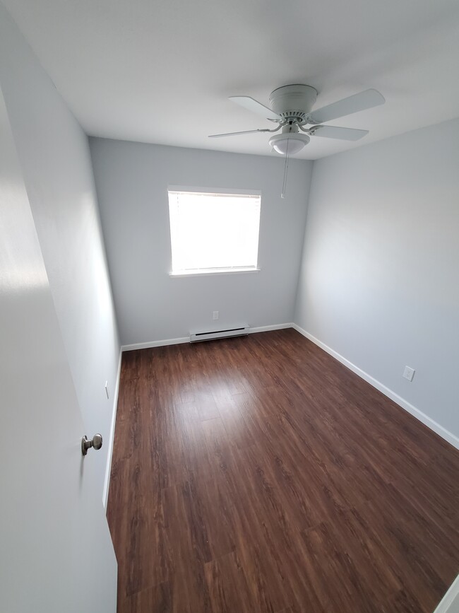 Bedroom 1 - 541 W Alton Ave