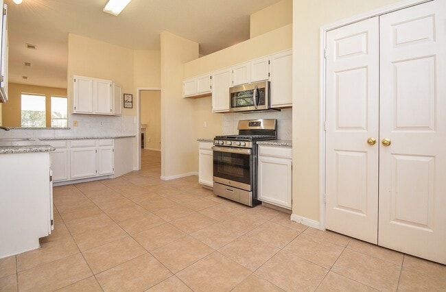 Building Photo - 6422 Alisa Ln