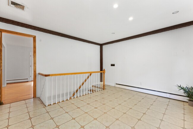 Building Photo - 494 Sawmill Rd