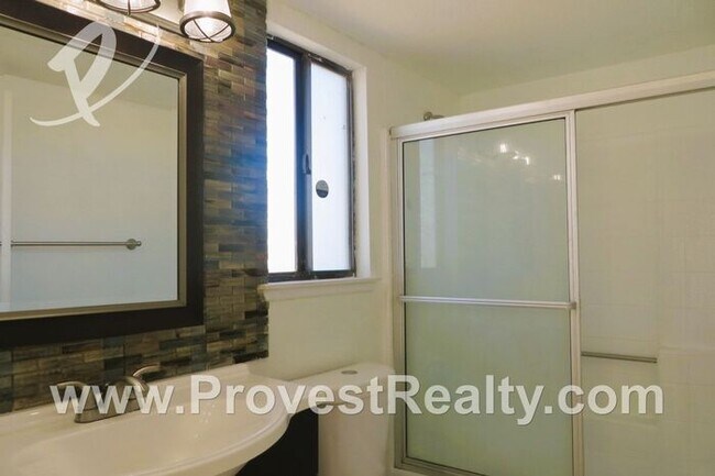 Building Photo - 3 Bed, 2 Bath Silver Lakes Home!!!