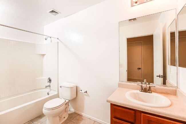 Building Photo - 5082 E Kittentails Dr