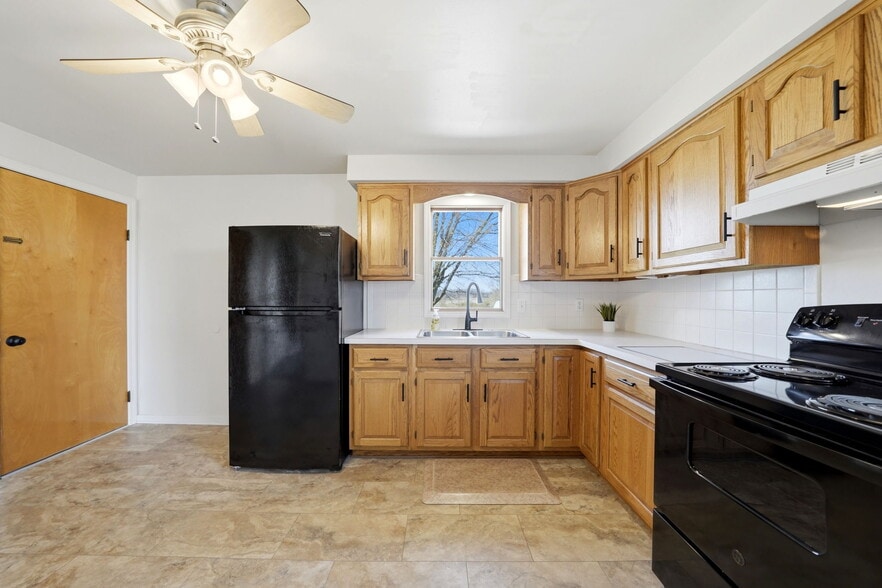 Building Photo - 6632 Errick Rd