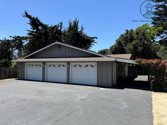 Building Photo - Spacious & Private Four Bedroom Carmel Val...