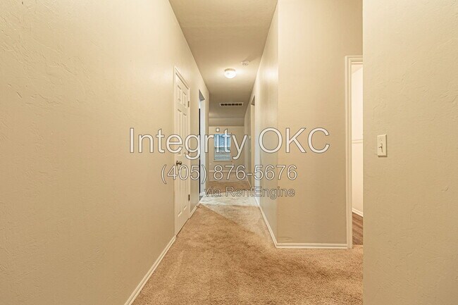 Building Photo - 13233 Bridgewater Dr