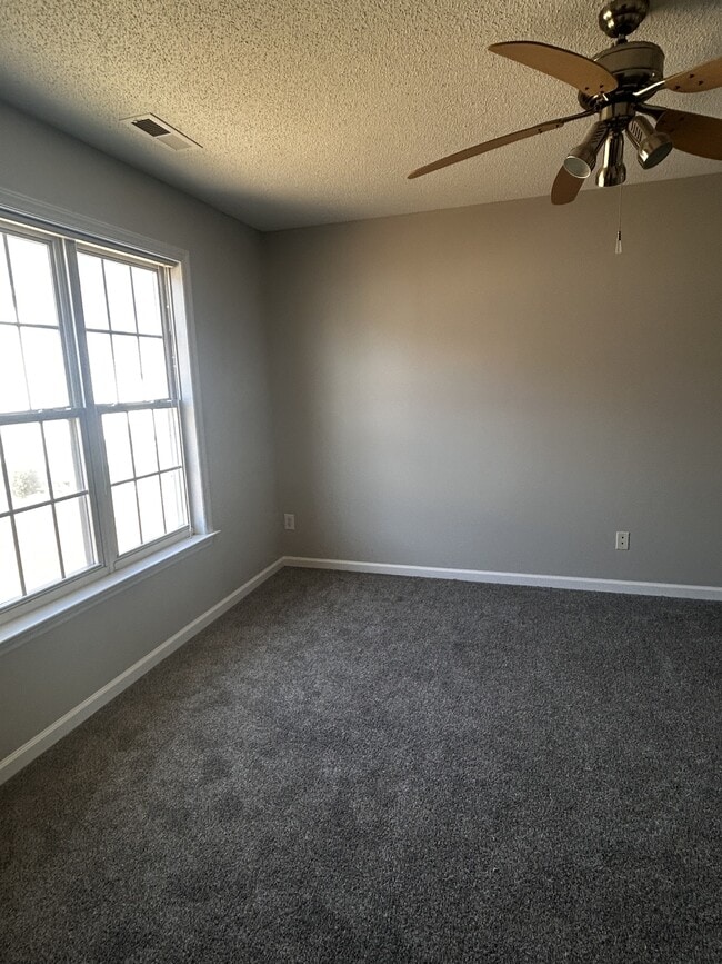 Building Photo - 2235 Turtle Point Dr