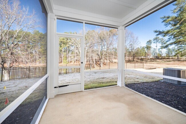 Building Photo - 1826 Porch Swing Wy