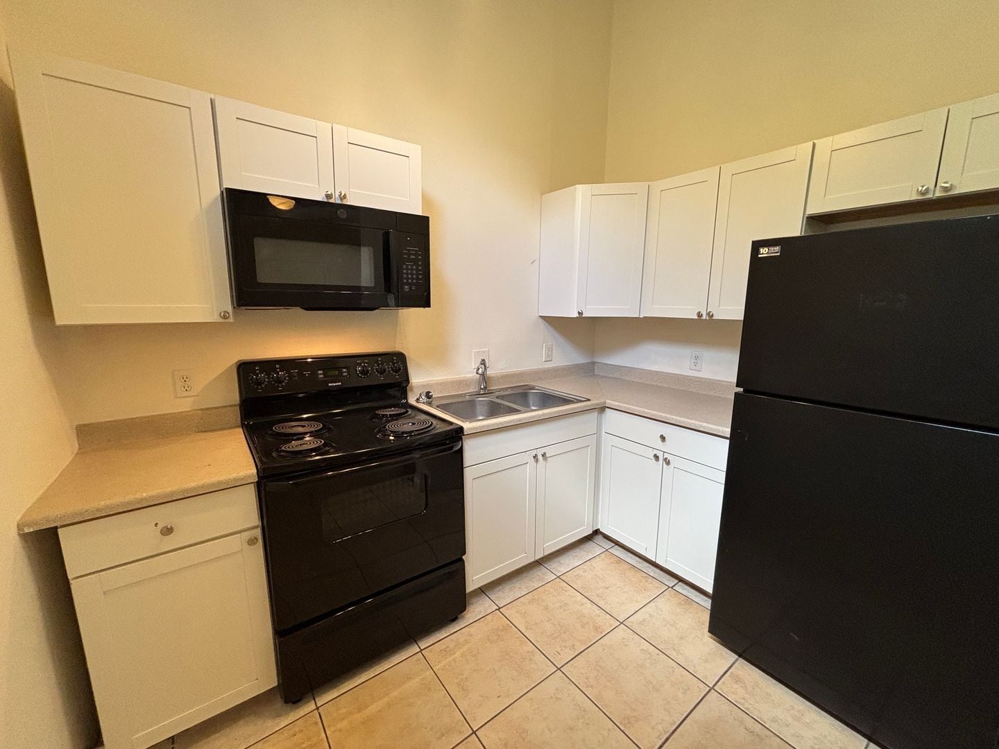 Building Photo - 1 E Navajo Rd