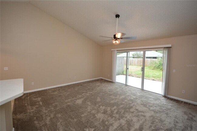 Building Photo - 35 Regent Ln