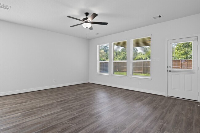 Building Photo - 3307 Avary River Ln