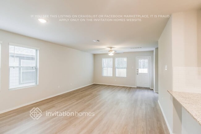 Building Photo - 5624 Poinsettia Pl