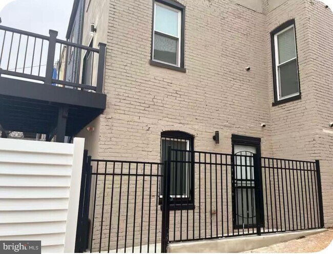 Building Photo - 1316 Montello Ave NE