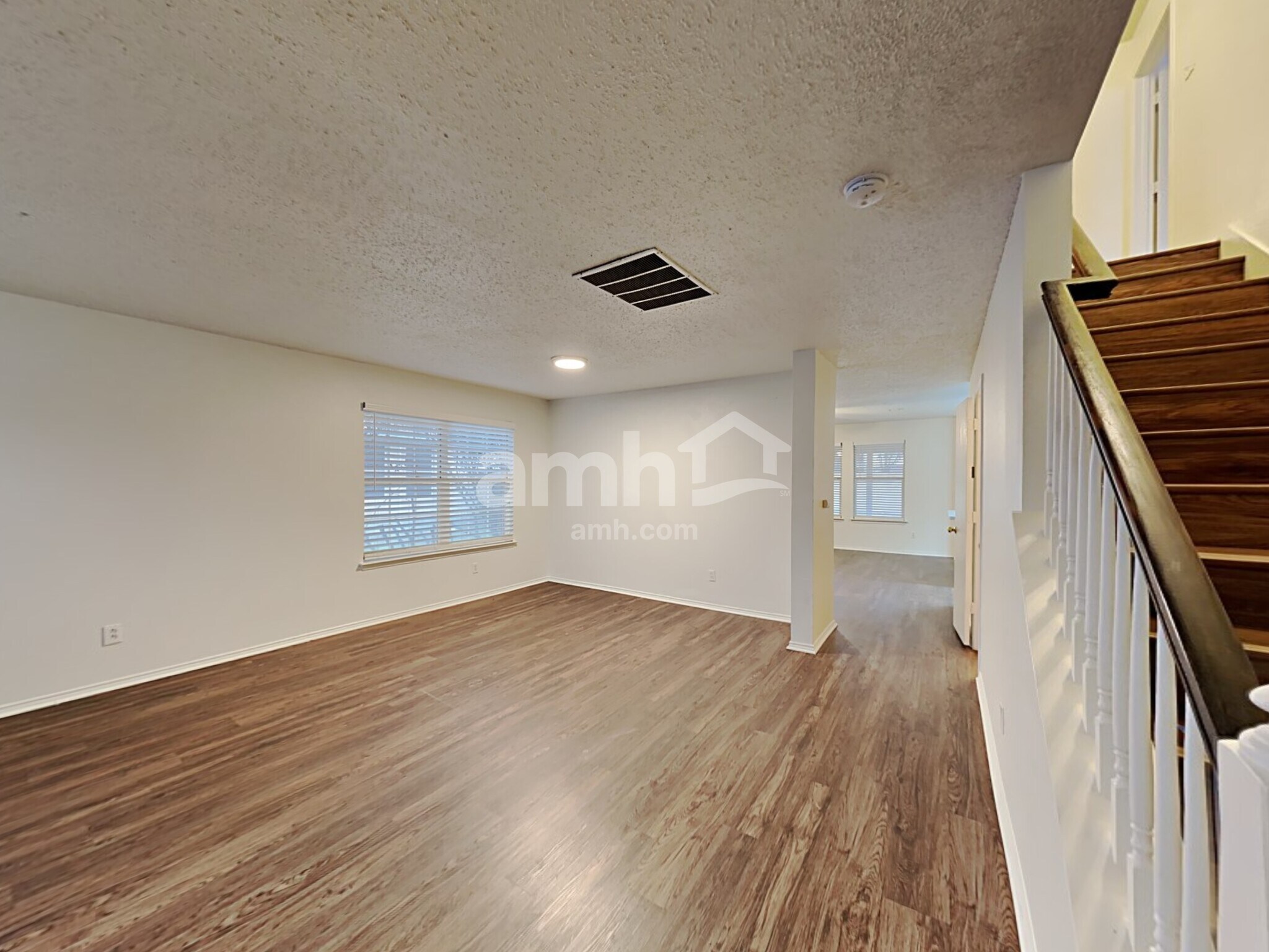 Building Photo - 6803 Lake Jackson Dr