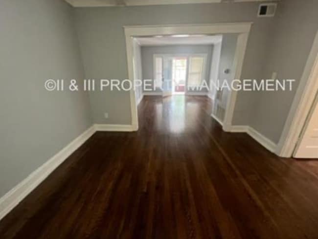Building Photo - 219 W 37th St