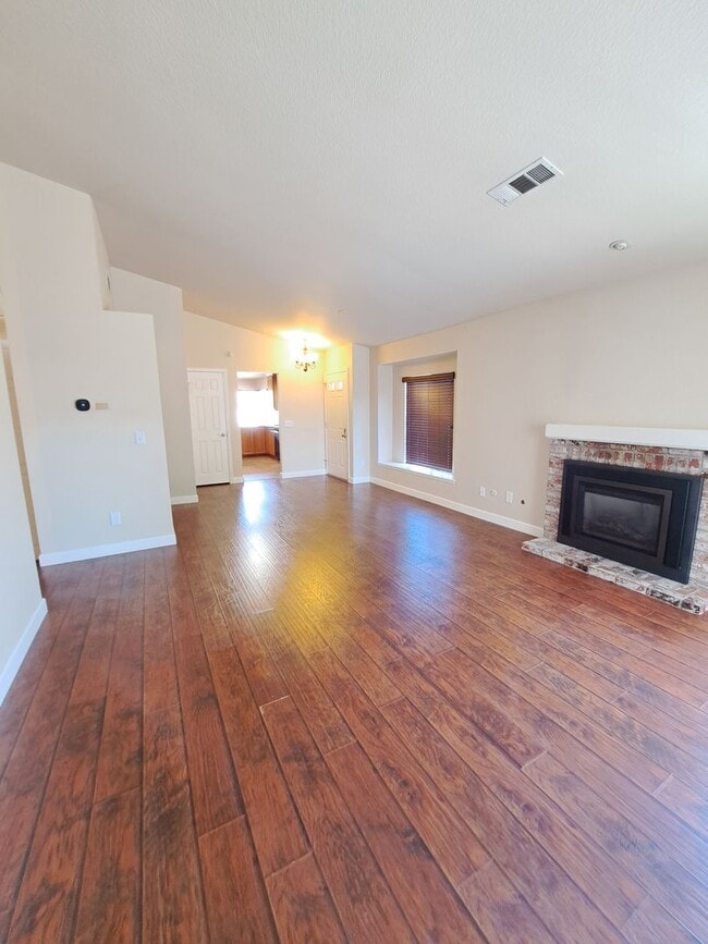 Building Photo - 354 Bradley Dr