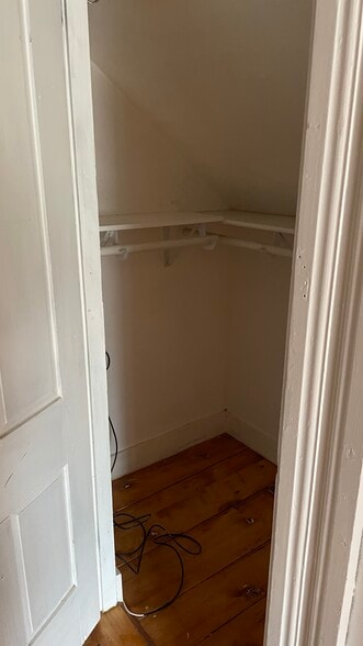 Building Photo - 6 Narragansett St