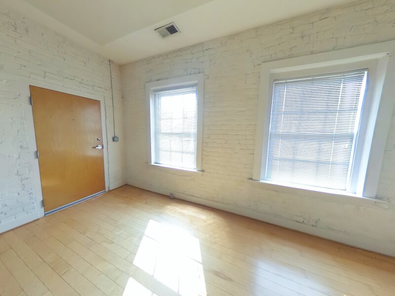 Building Photo - 301 Goshen St
