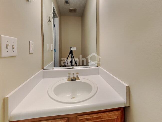 Building Photo - 6435 Raleigh St