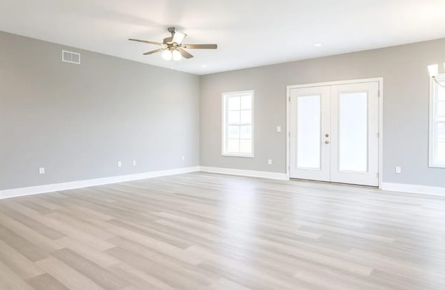 Building Photo - 500 Victoria Wy