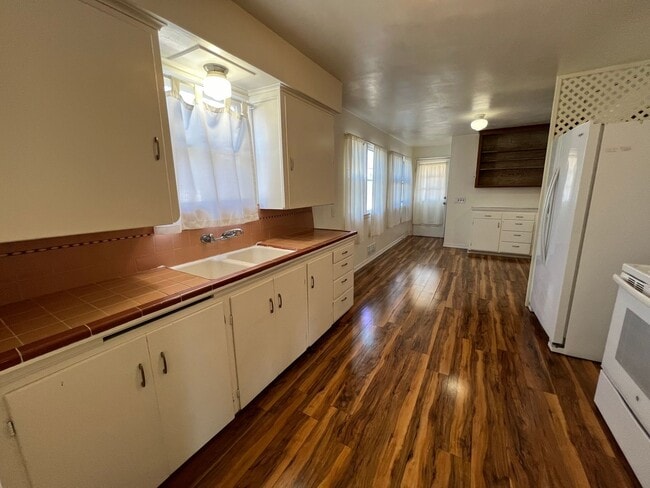 Building Photo - Three Bedroom in the Heart of Bremerton. P...