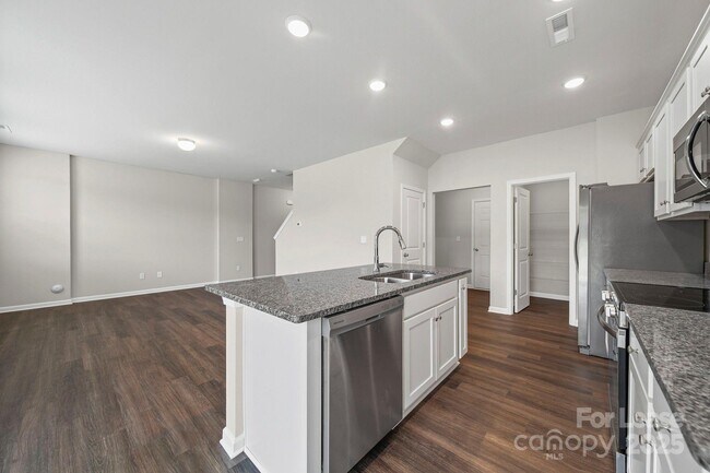 Building Photo - 133 Pumice Dr