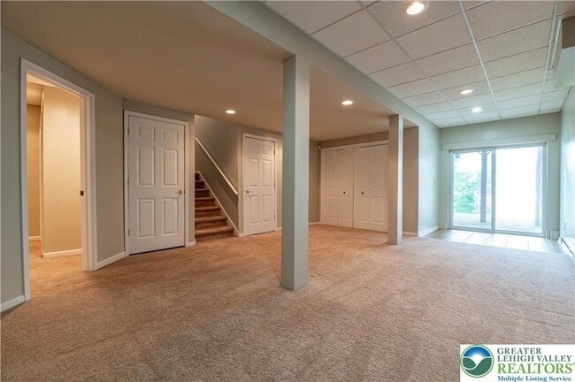 Building Photo - 11 Cobblestone Dr