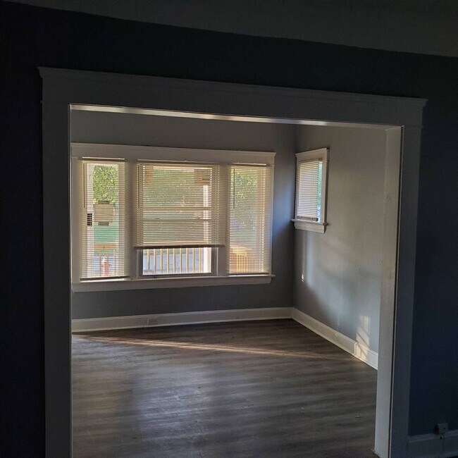 Building Photo - 12098 Chesterfield Ave