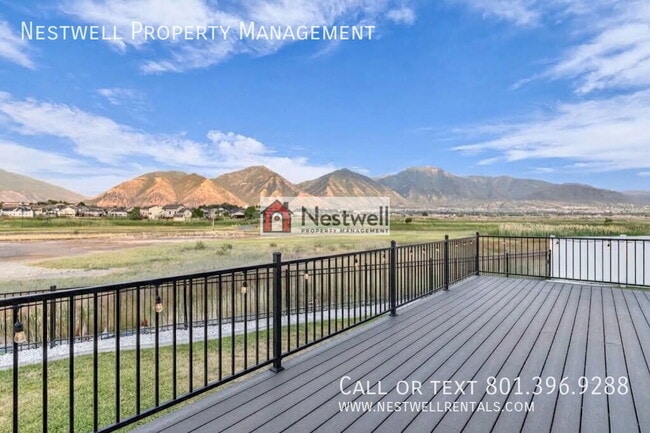 Building Photo - 1836 N Willet Dr
