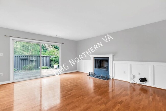 Building Photo - 1790 Ivy Oak Square