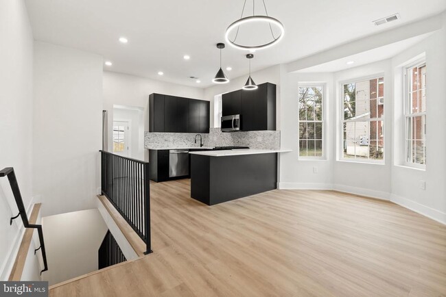 Building Photo - 5237 McKean Ave