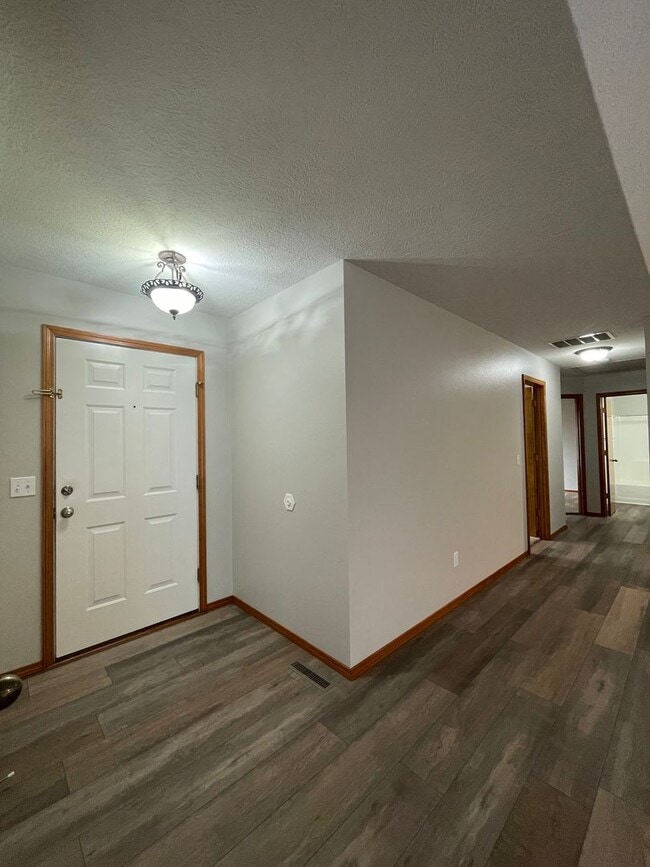 Building Photo - Executive Rental Nestled in Mulberry Ridge Ozark