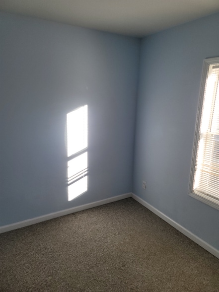 Building Photo - 46 Harvard St