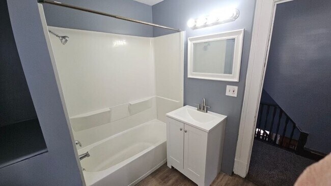 Building Photo - Charming 3-Bedroom Property in Prime Location