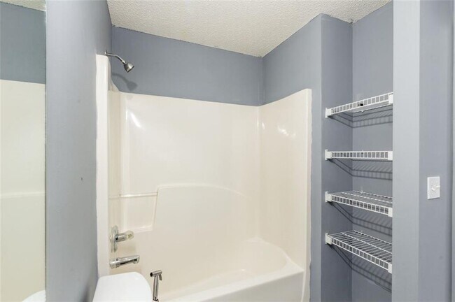 Building Photo - 6726 Gallant Ct SE