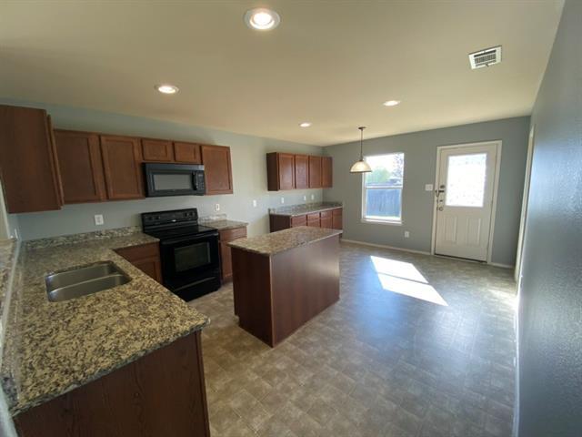 Building Photo - 2501 Saddlehorn Dr