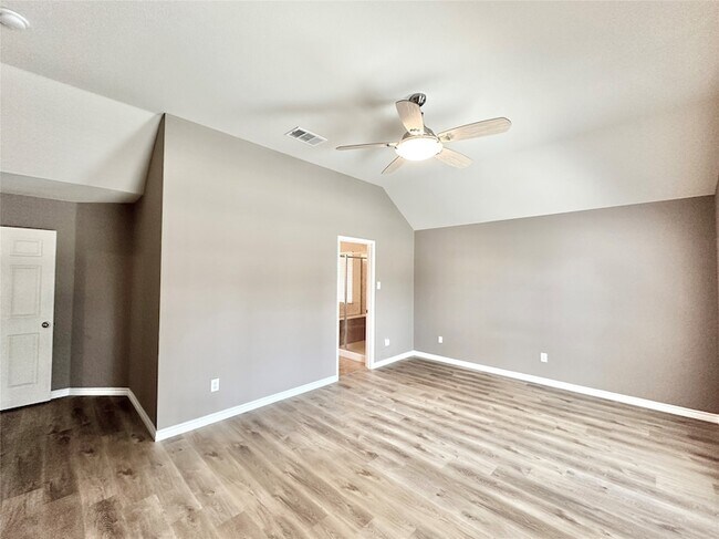 Building Photo - 9708 Grassland Dr