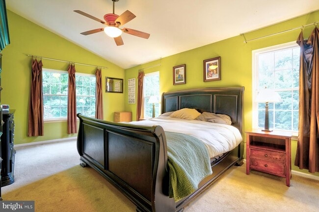 Building Photo - 111 Honey Locust Ct