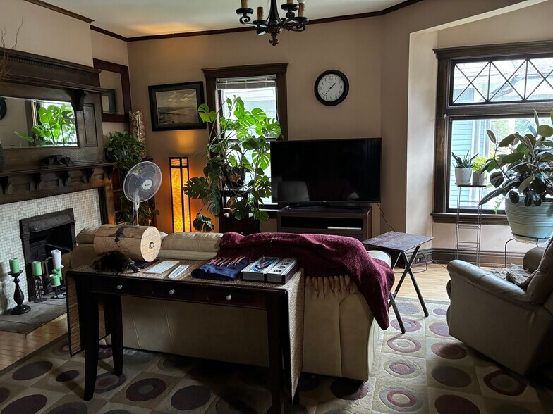 Building Photo - 2011 Aldrich Ave S