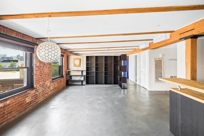 Building Photo - 90 Wareham St
