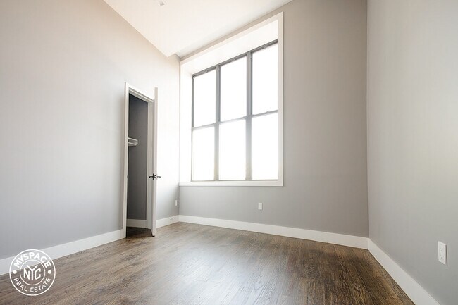 Building Photo - 60-15 Myrtle Ave