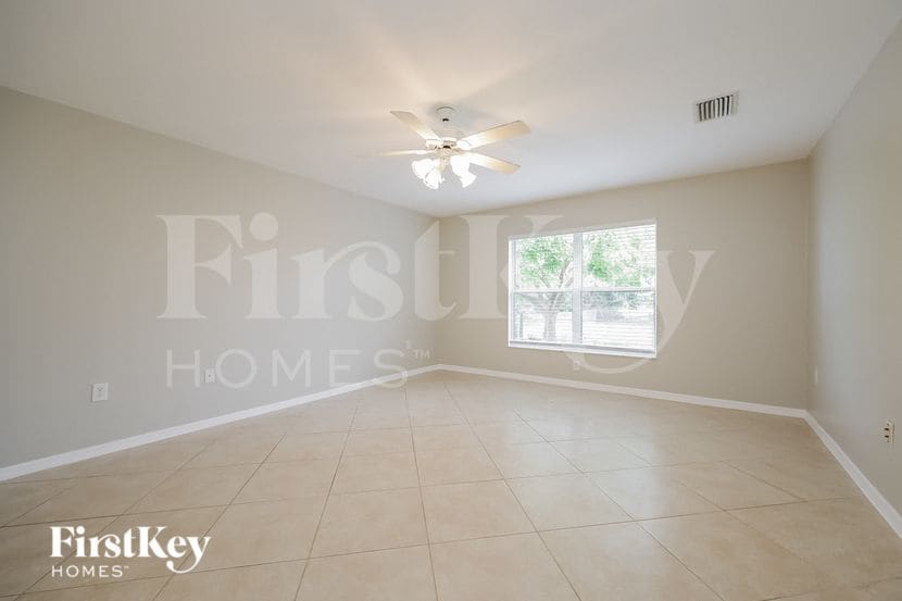 Building Photo - 2029 NW 4th St