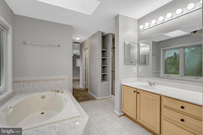 Building Photo - 26161 Rachel Hill Dr