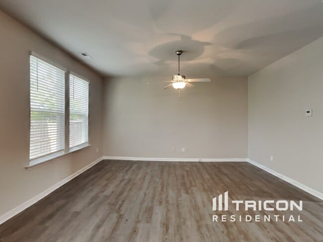 Building Photo - 136 Yadkin St