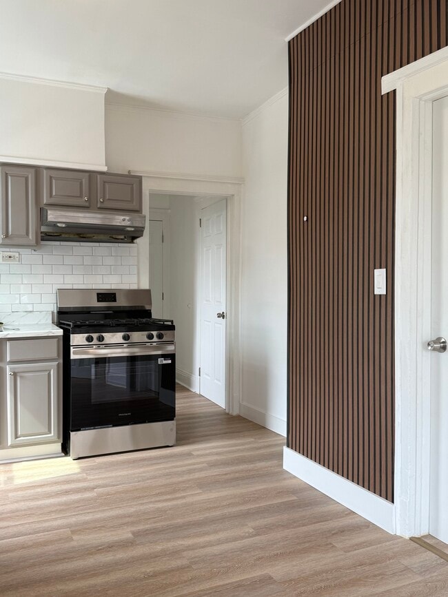 Building Photo - 342 E Westfield Ave