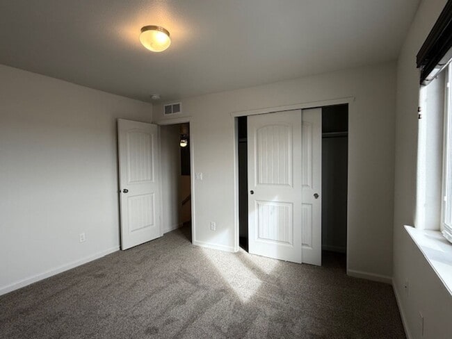 Building Photo - Fully Upgraded Executive Home For Lease