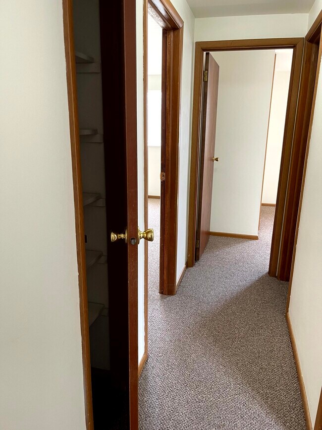 Building Photo - 6 Florentine Ct