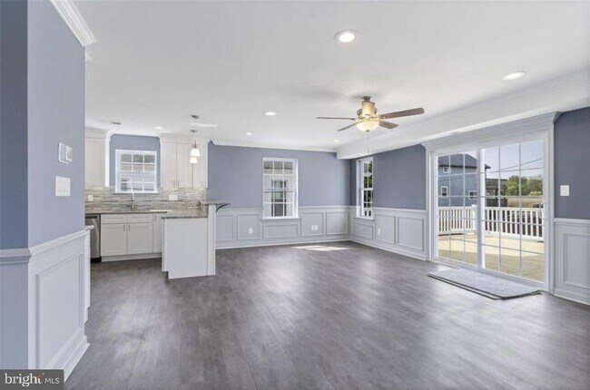 Building Photo - 802 Sixth Ave