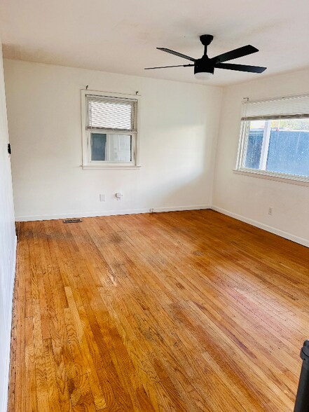 Building Photo - 7 Princeton Dr